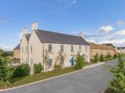 3 bedroom flat for sale