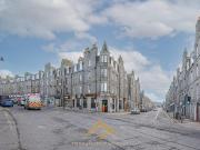 3 bedroom flat for sale