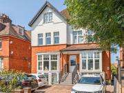 3 bedroom flat for sale