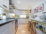 3 bedroom flat for sale