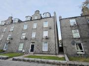 3 bedroom flat for sale