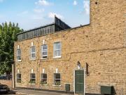 3 bedroom flat for sale