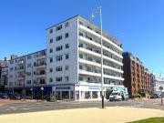 3 bedroom flat for sale