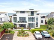 3 bedroom flat for sale