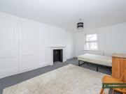 3 bedroom flat for sale