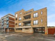 3 bedroom flat for sale