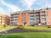 3 bedroom flat for sale