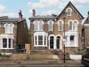 3 bedroom flat for sale