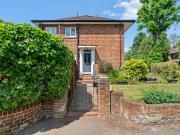 3 bedroom maisonette for sale