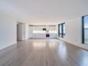 3 bedroom flat for sale