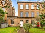 3 bedroom flat for sale