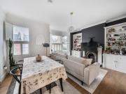 3 bedroom flat for sale