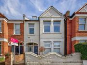 3 bedroom flat for sale