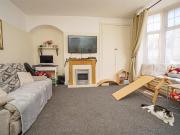 3 bedroom flat for sale