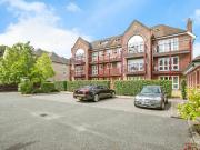 3 bedroom flat for sale