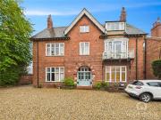 3 bedroom flat for sale