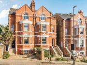 3 bedroom flat for sale