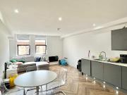 3 bedroom flat for sale