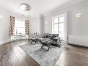 3 bedroom flat for sale