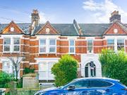 3 bedroom flat for sale