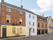 3 bedroom flat for sale