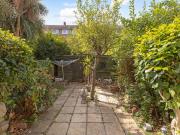 3 bedroom flat for sale