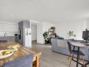 3 bedroom flat for sale