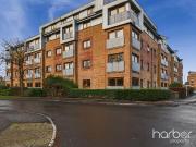 3 bedroom flat for sale