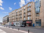 3 bedroom flat for sale