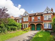 3 bedroom flat for sale