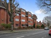 3 bedroom flat for sale