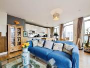 3 bedroom flat for sale