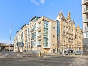 3 bedroom flat for sale