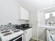 3 bedroom flat for sale