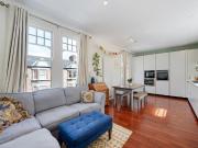 3 bedroom flat for sale