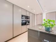 3 bedroom flat for sale