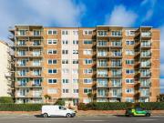 3 bedroom flat for sale