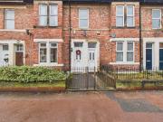 3 bedroom flat for sale