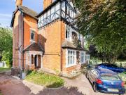 3 bedroom flat for sale