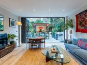 3 bedroom flat for sale