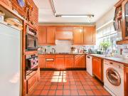 3 bedroom flat for sale