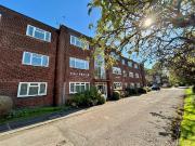 3 bedroom flat for sale