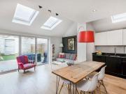 3 bedroom flat for sale