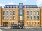 3 bedroom flat for sale