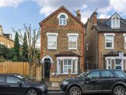 3 bedroom flat for sale