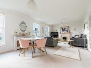 3 bedroom flat for sale