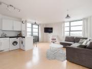 3 bedroom flat for sale