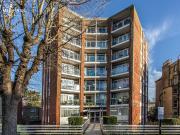 3 bedroom flat for sale