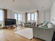3 bedroom flat for sale