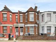 3 bedroom flat for sale